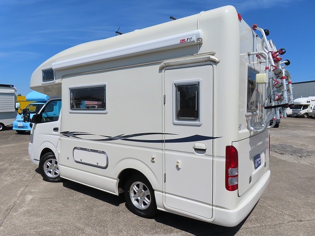 キャンピングカーキャブコン