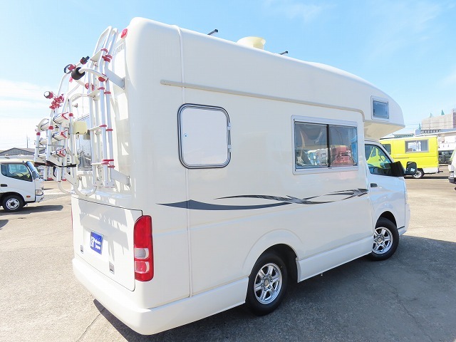 キャンピングカーキャブコン