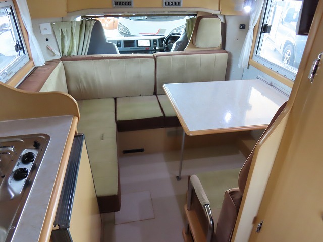 キャンピングカーキャブコン