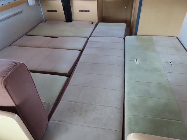 キャンピングカーキャブコン