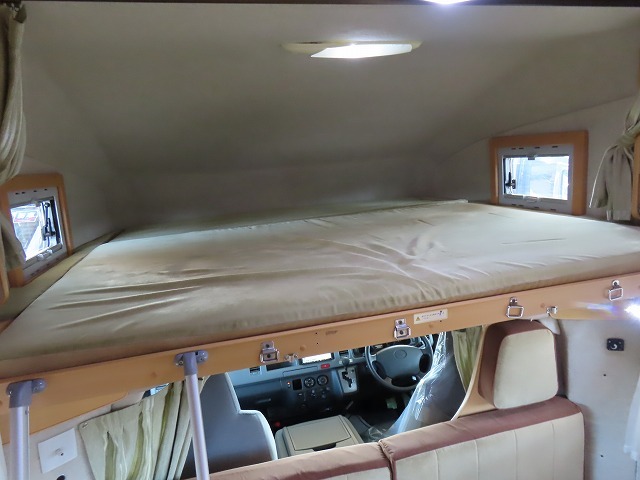 キャンピングカーキャブコン