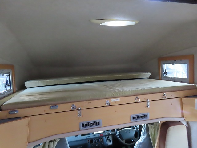 キャンピングカーキャブコン