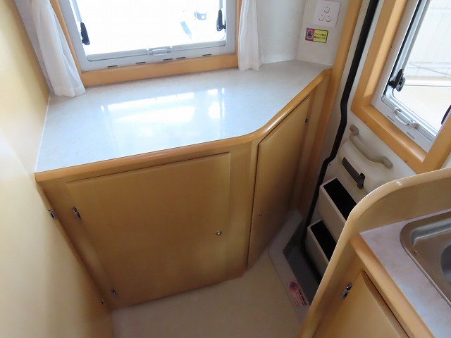 キャンピングカーキャブコン