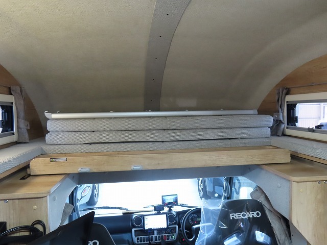 キャンピングカーキャブコン