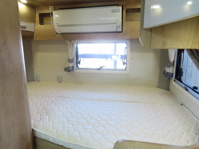 キャンピングカーキャブコン