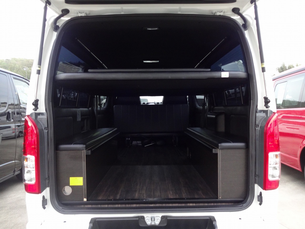 キャンピングカーバンコン