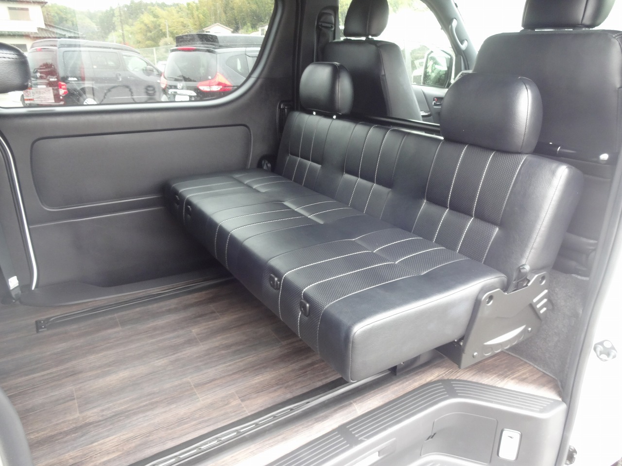 キャンピングカーバンコン