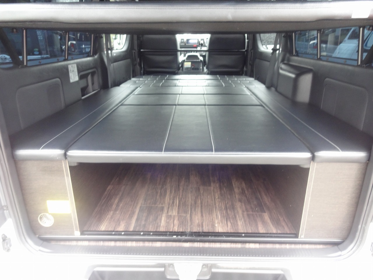 キャンピングカーバンコン