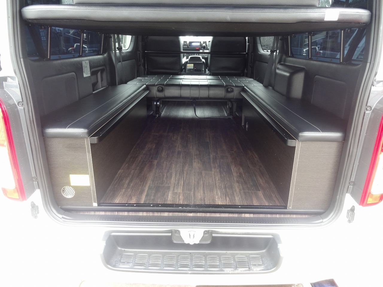 キャンピングカーバンコン