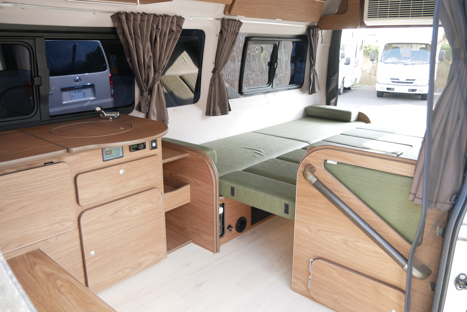 キャンピングカーバンコン