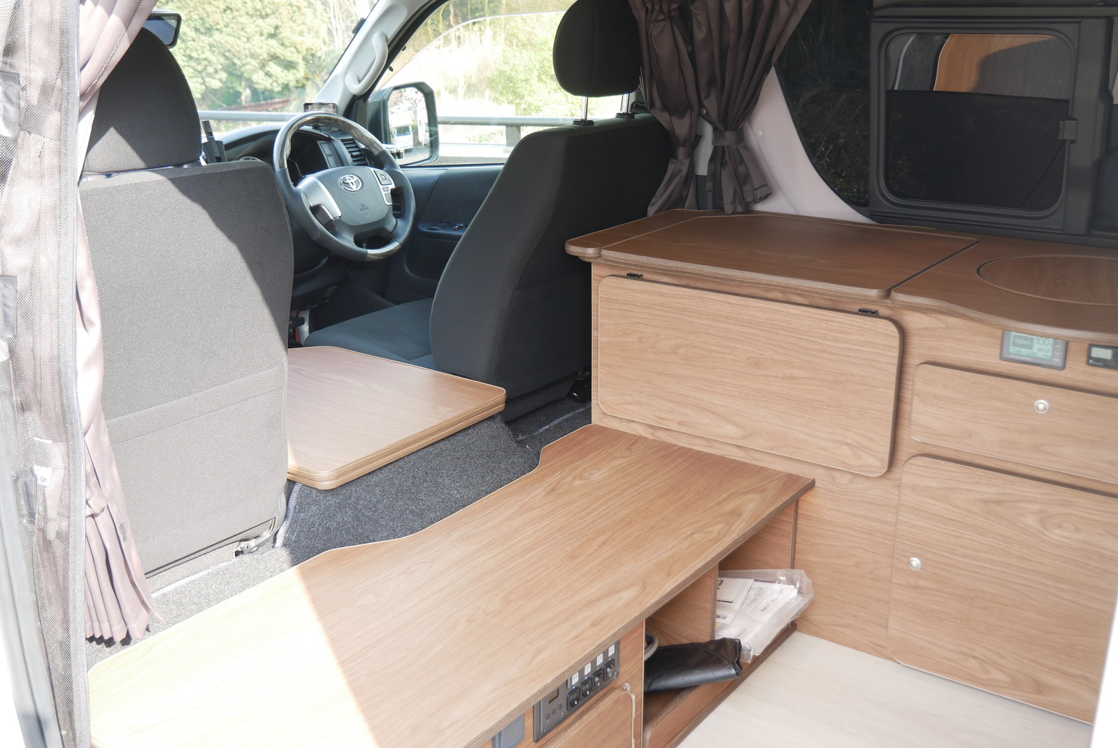 キャンピングカーバンコン