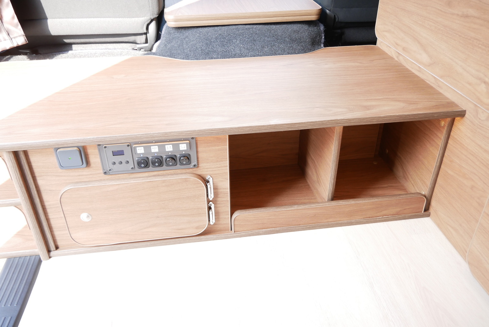 キャンピングカーバンコン