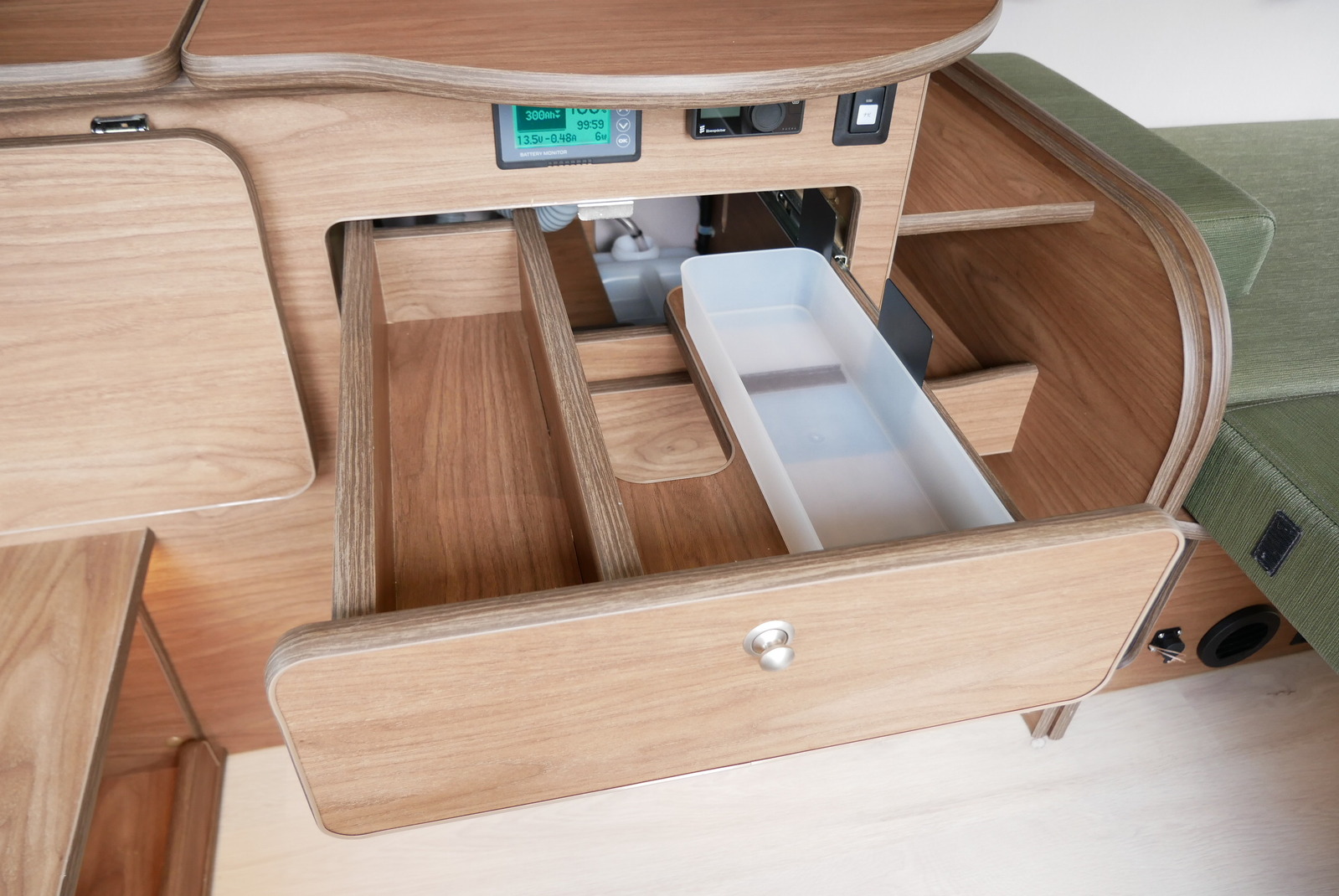 キャンピングカーバンコン