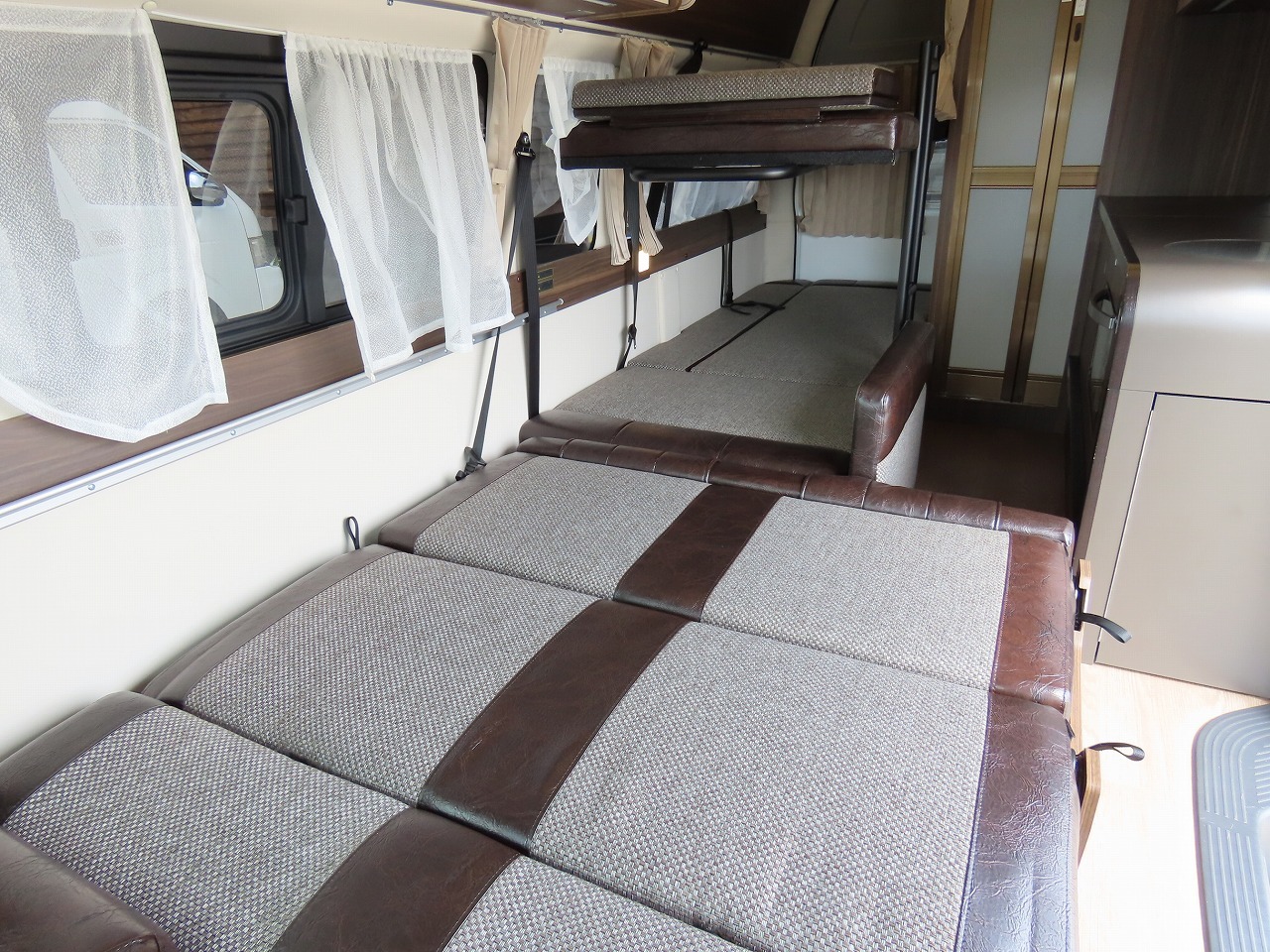 キャンピングカーバンコン