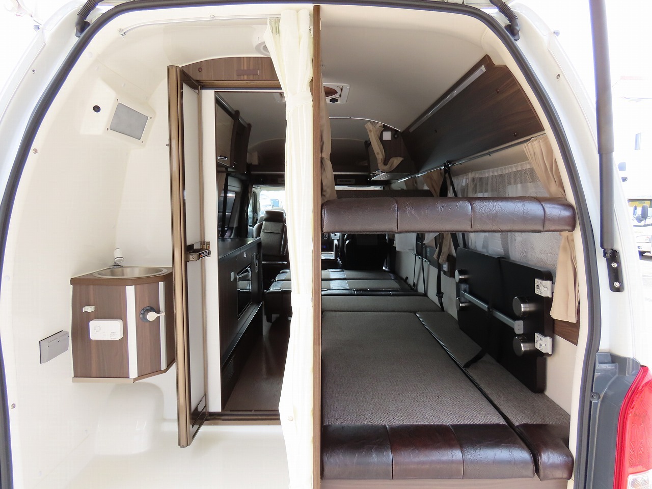 キャンピングカーバンコン