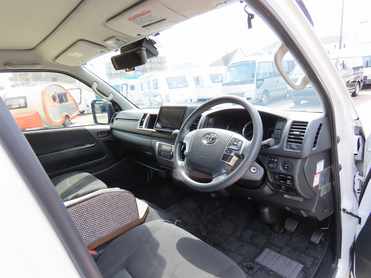 キャンピングカーバンコン