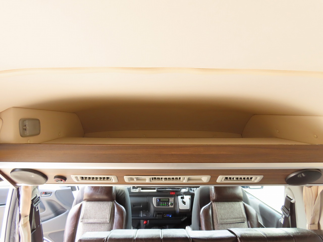 キャンピングカーバンコン