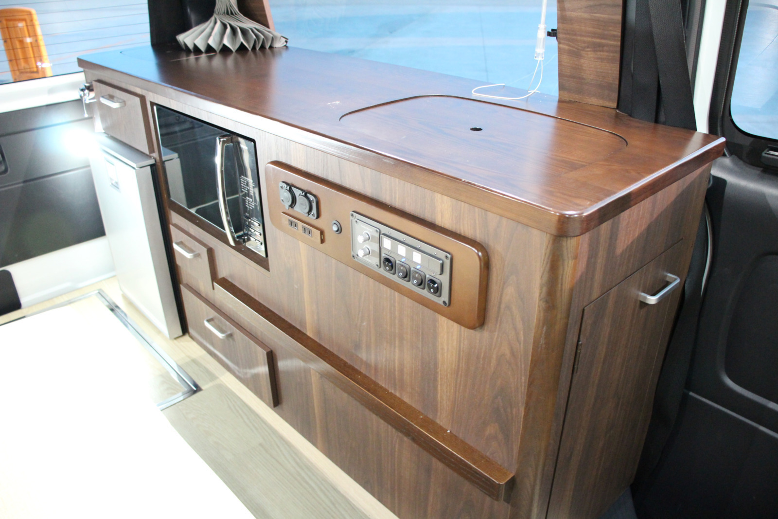 キャンピングカーバンコン