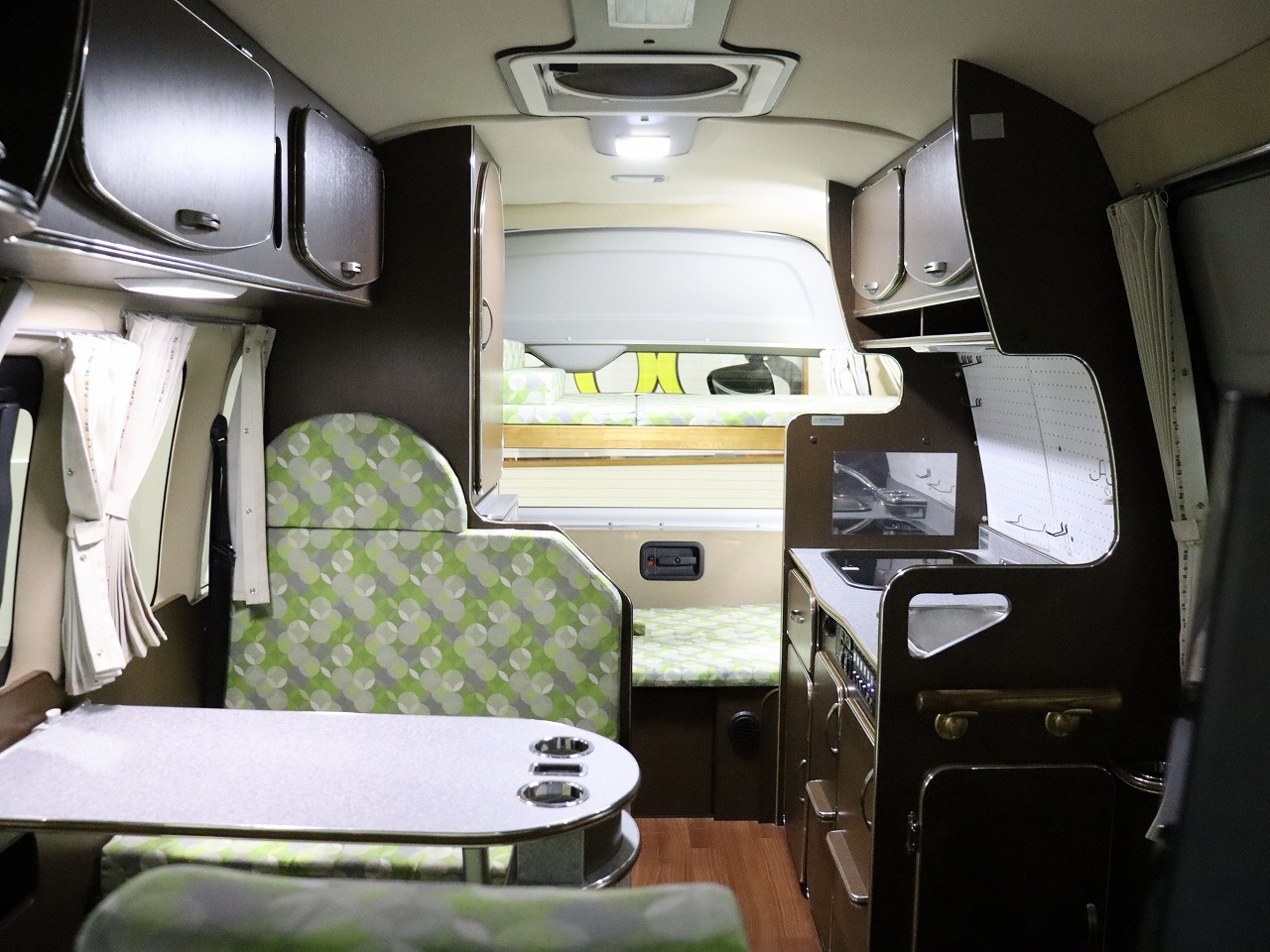 キャンピングカーバンコン