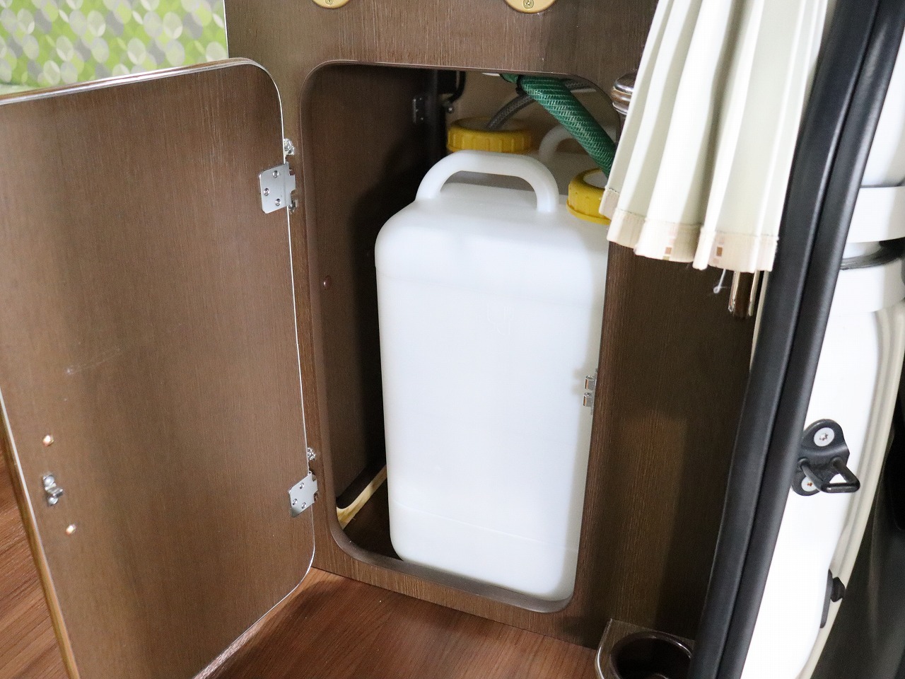 キャンピングカーバンコン