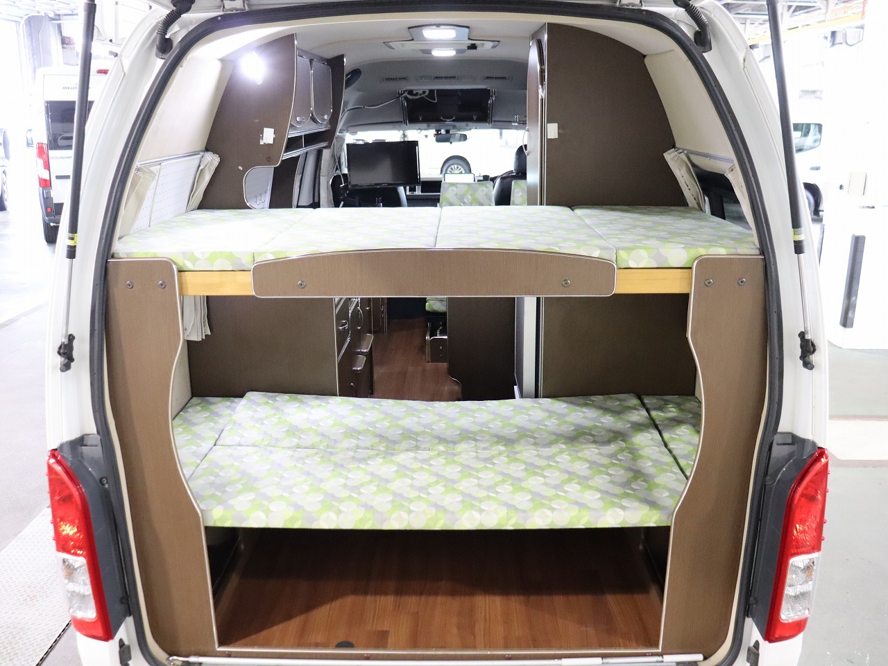 キャンピングカーバンコン