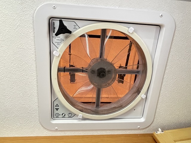 キャンピングカーキャブコン