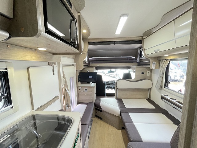 キャンピングカーキャブコン