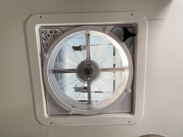 キャンピングカーキャブコン