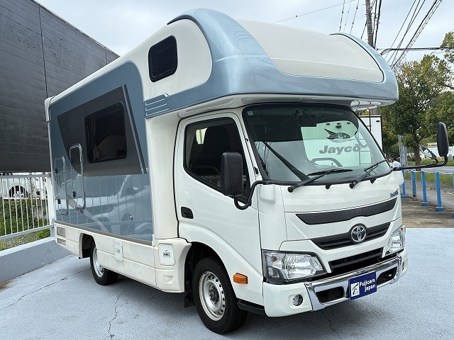 キャンピングカーキャブコン