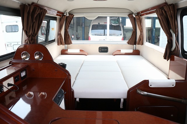 キャンピングカーバンコン