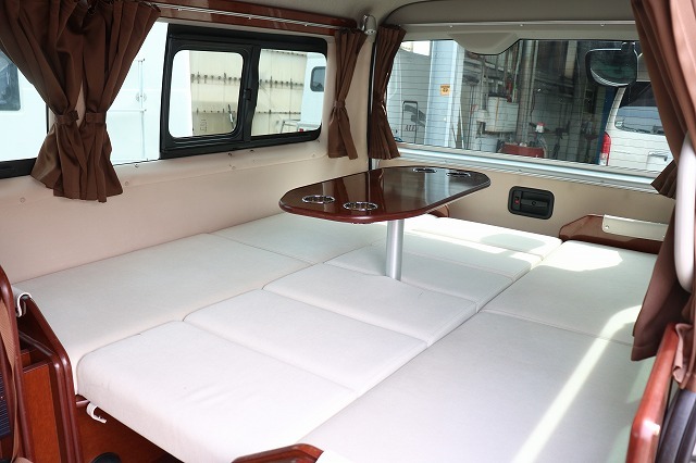 キャンピングカーバンコン