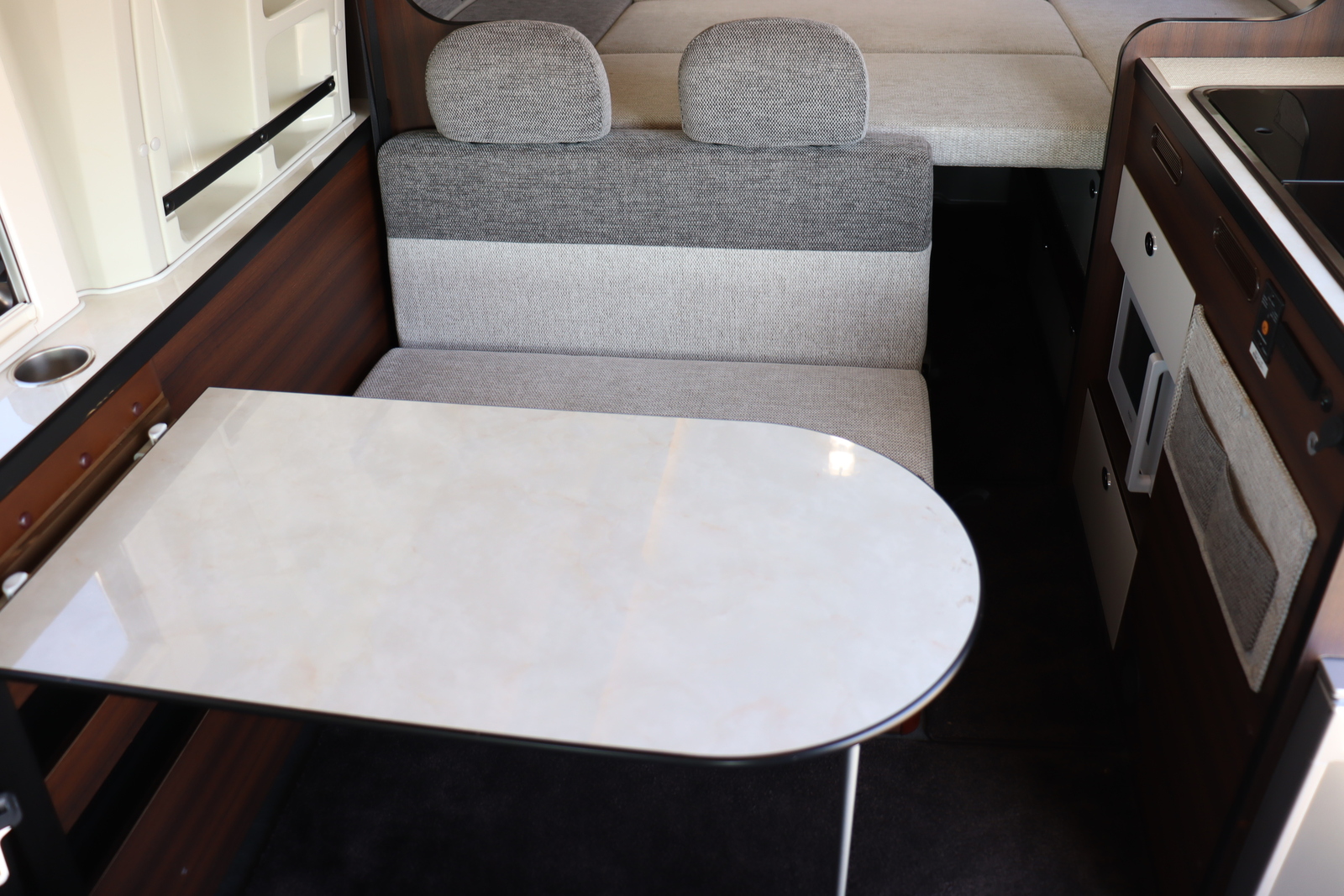 キャンピングカーバンコン