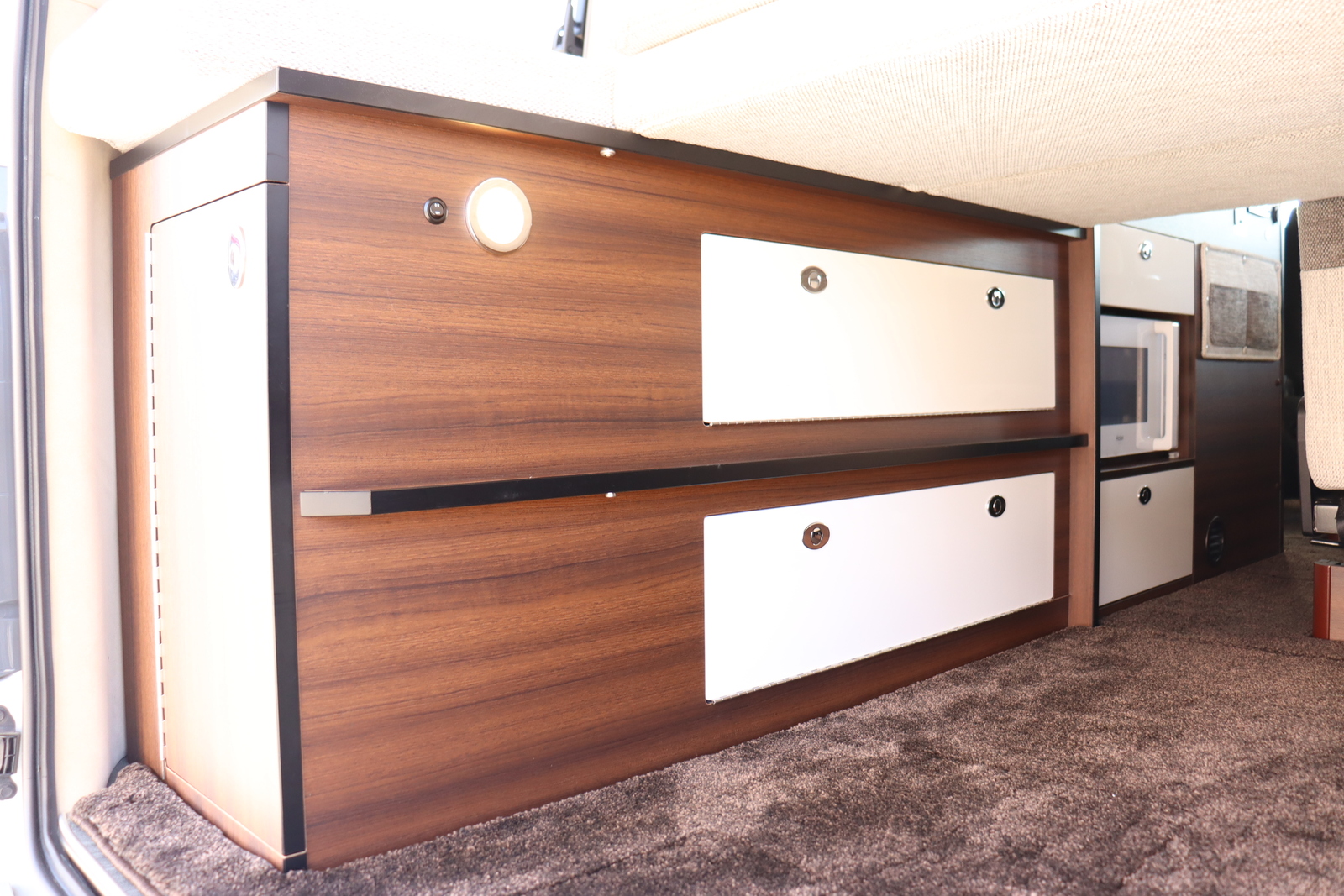 キャンピングカーバンコン