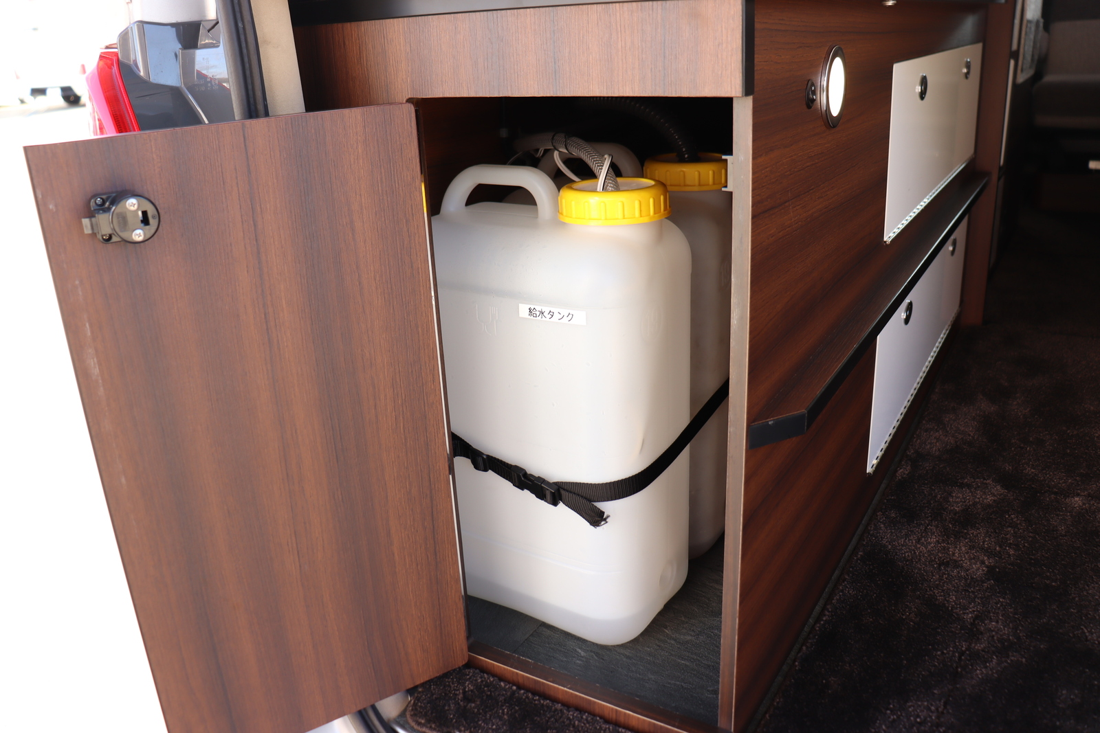 キャンピングカーバンコン