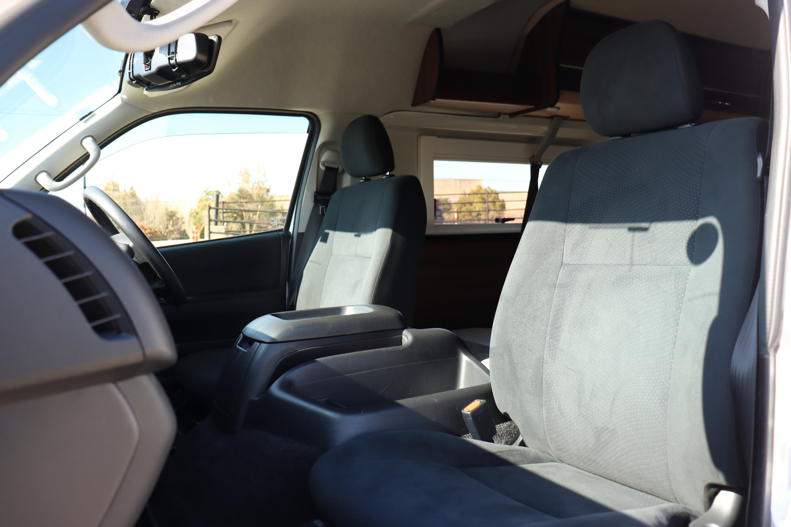 キャンピングカーバンコン