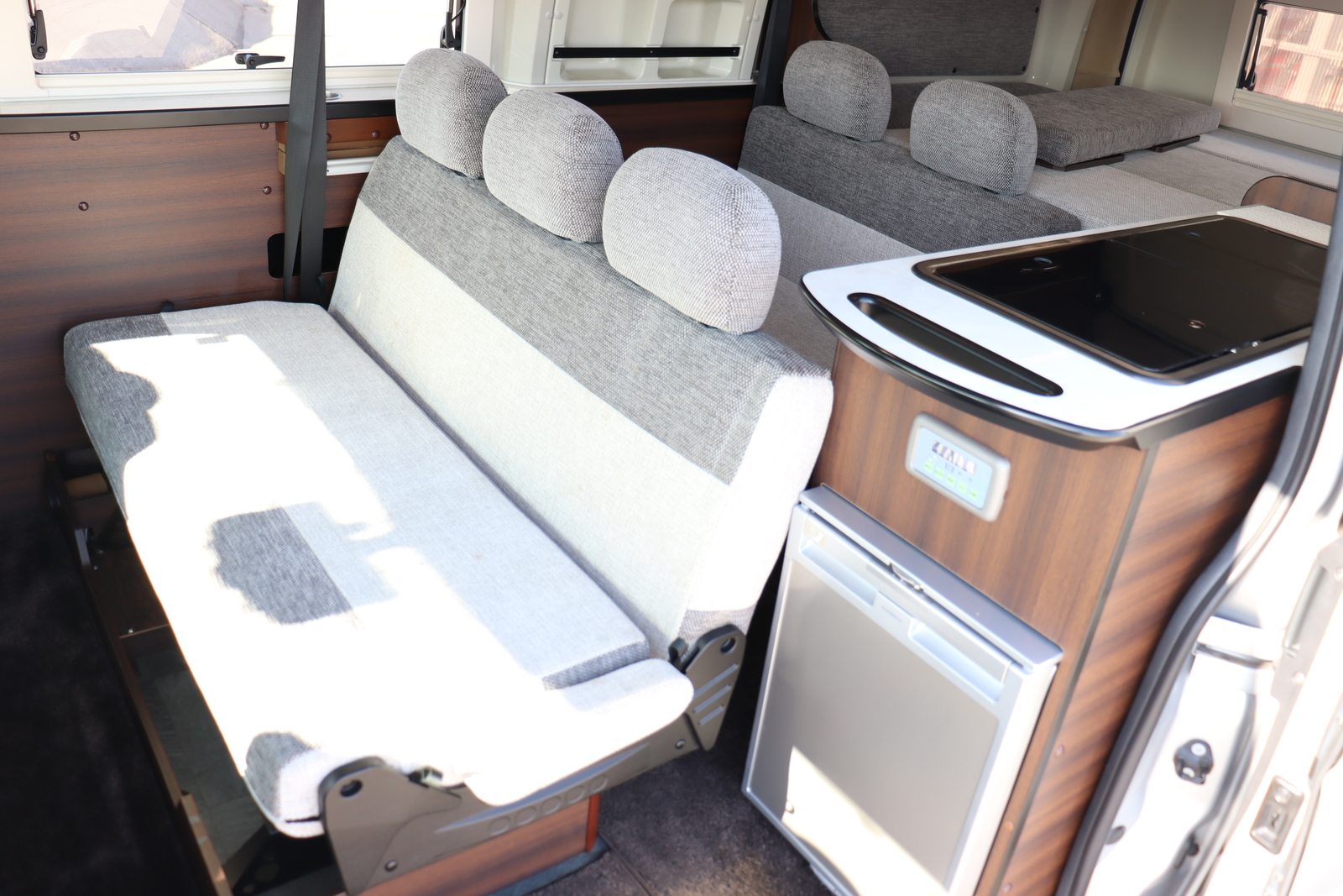 キャンピングカーバンコン