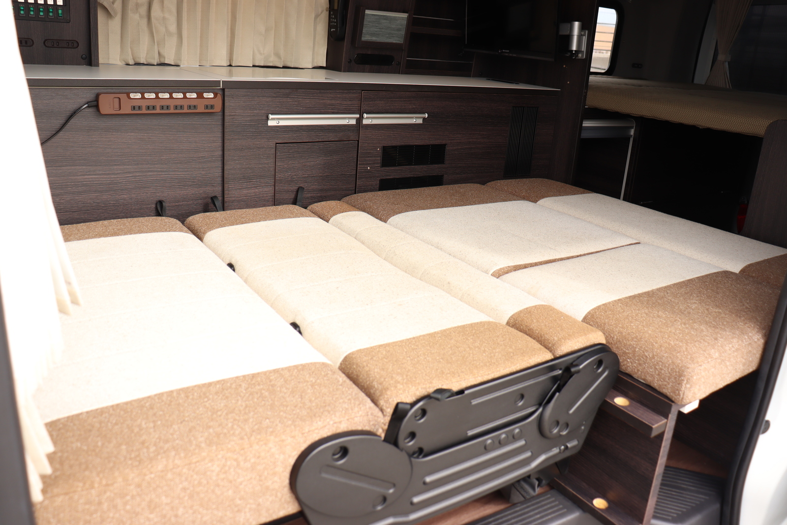 キャンピングカーバンコン