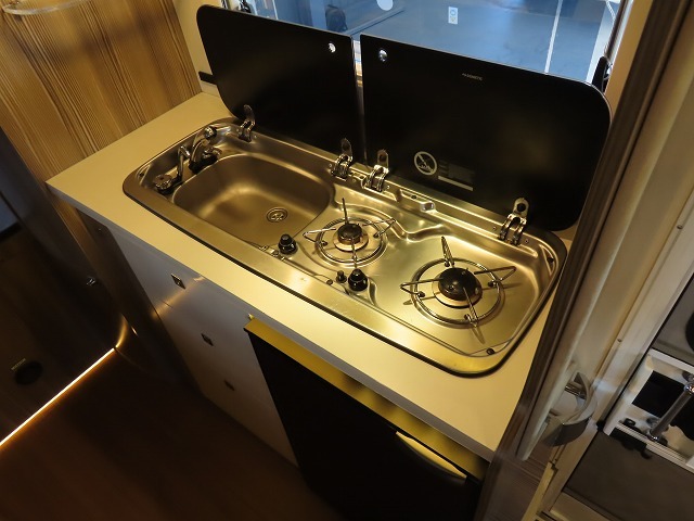 キャンピングカーキャブコン