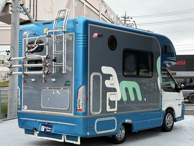 キャンピングカーキャブコン