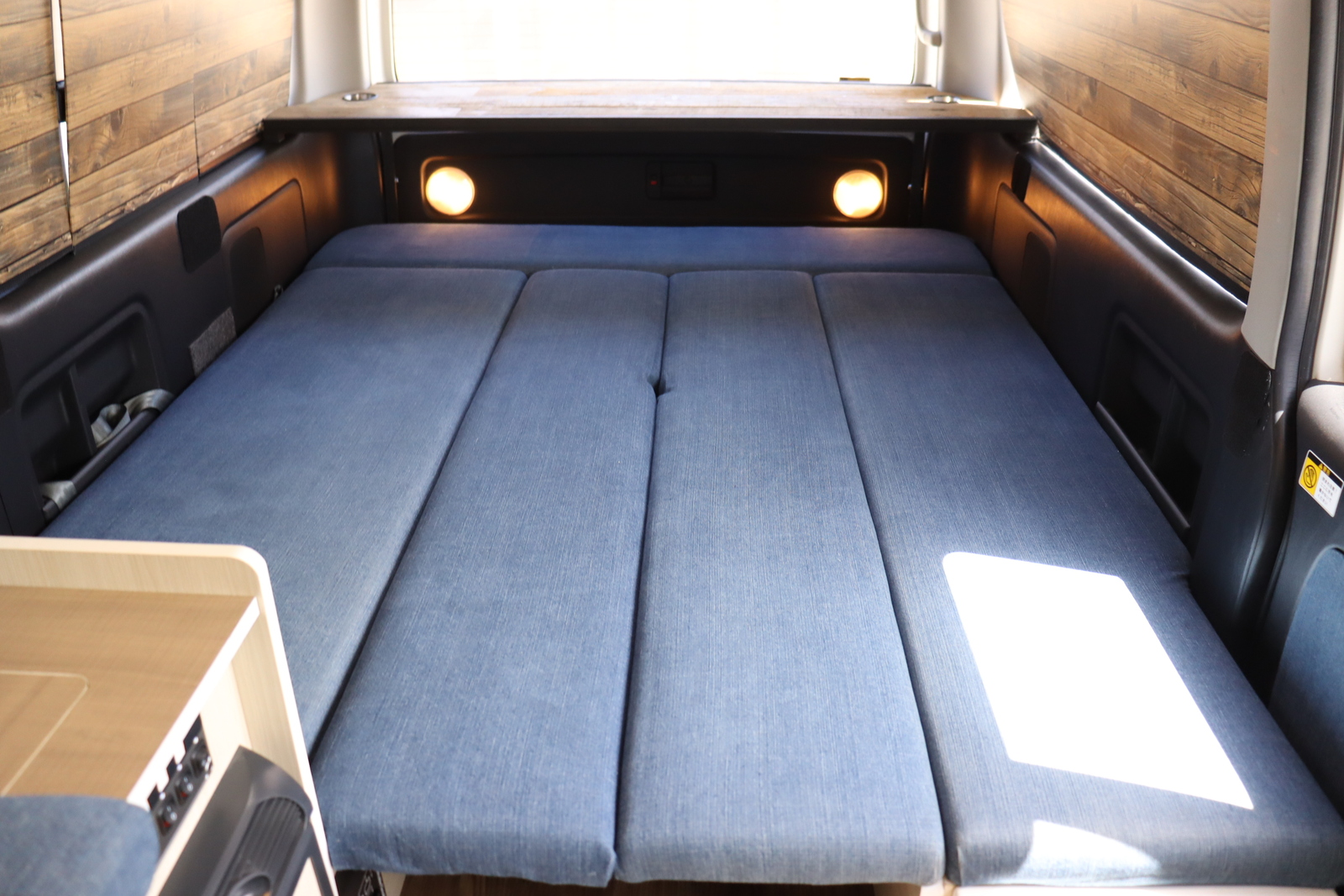 キャンピングカーバンコン