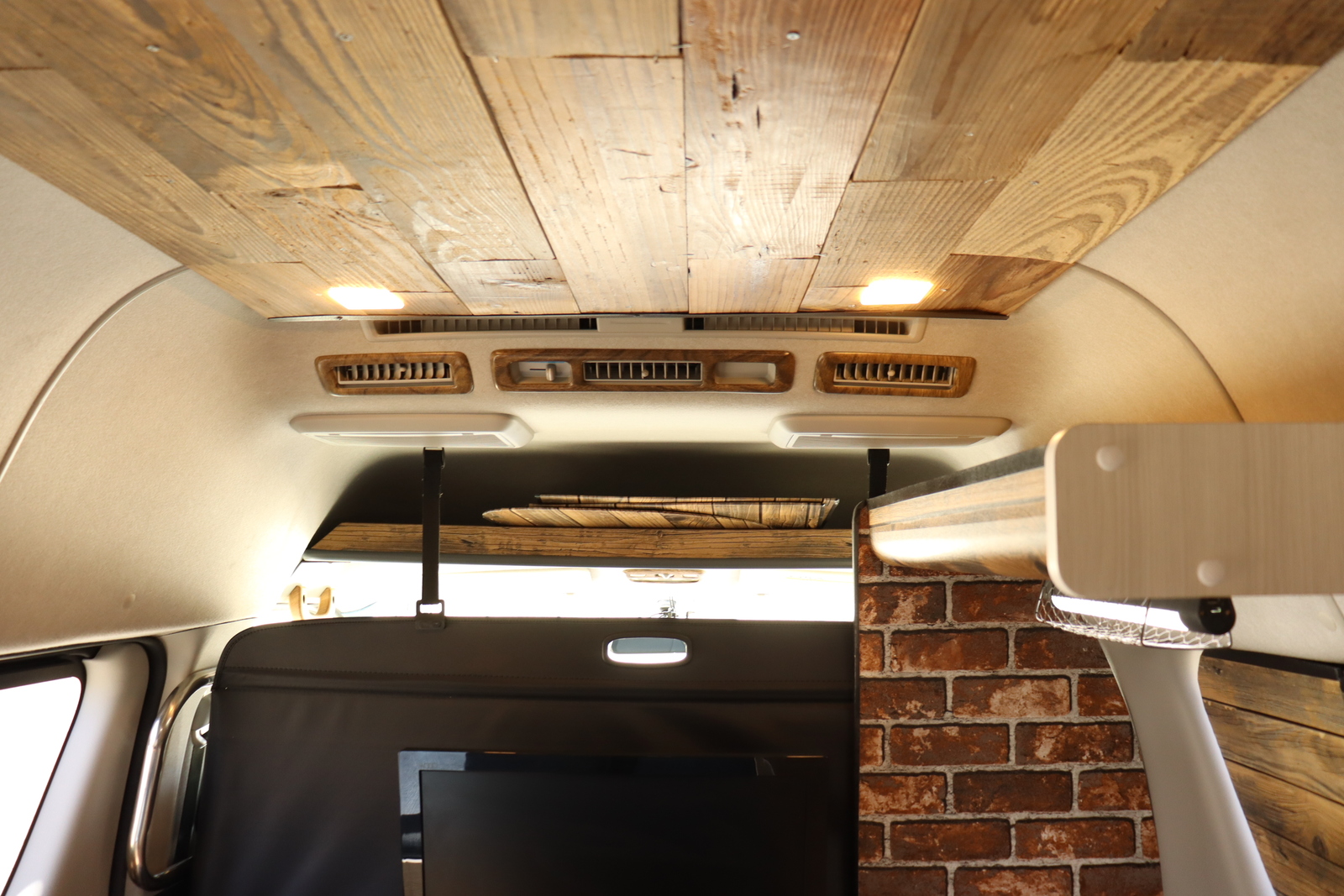 キャンピングカーバンコン