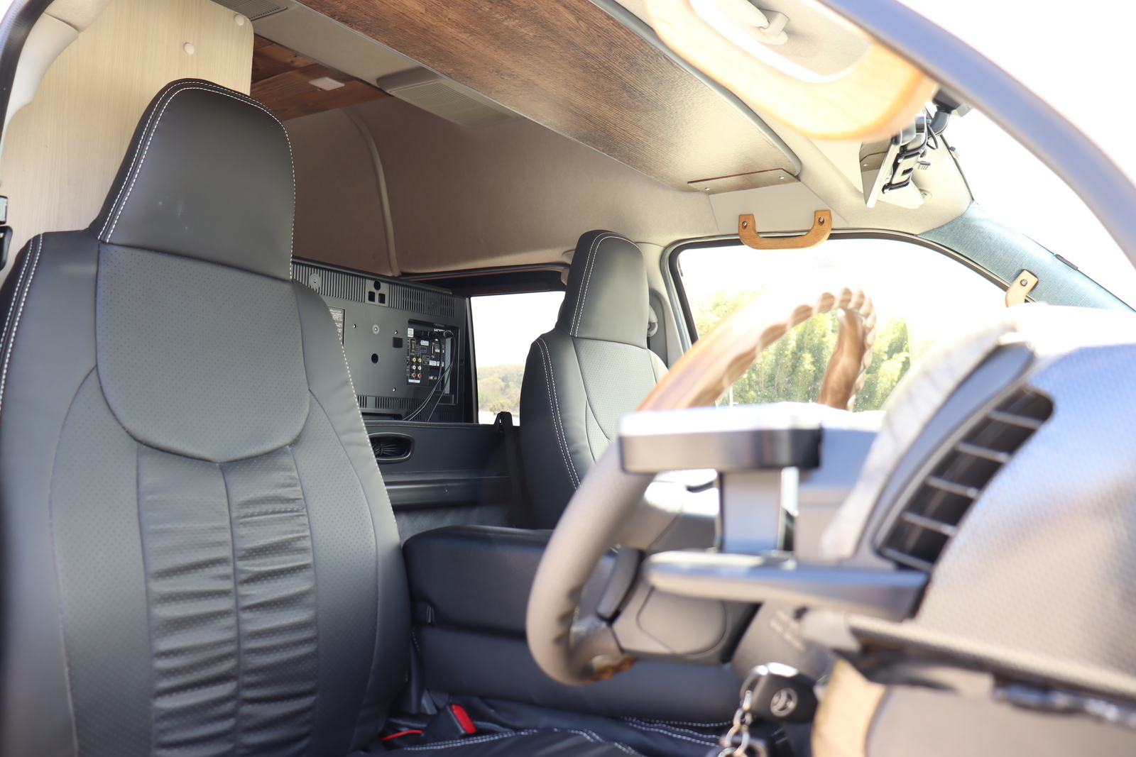 キャンピングカーバンコン