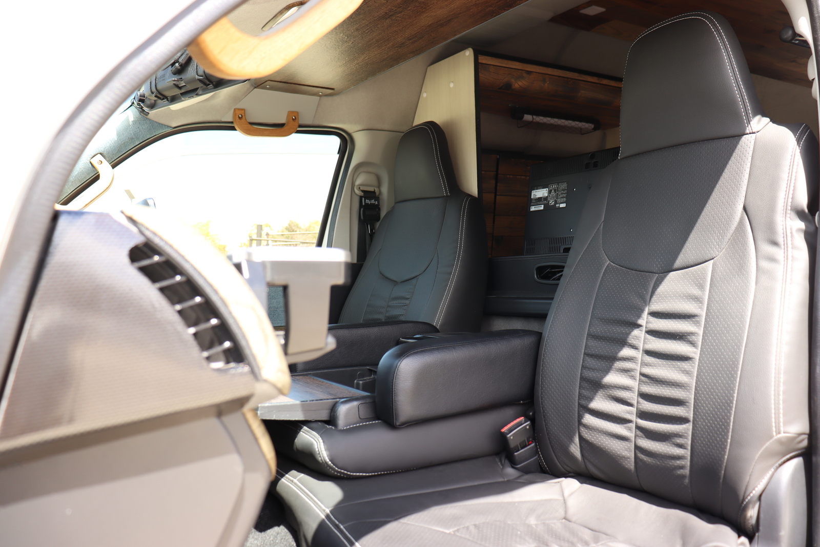 キャンピングカーバンコン