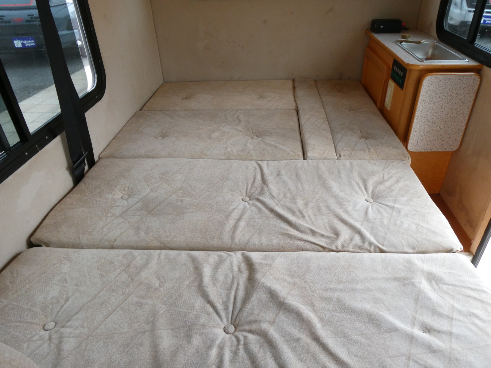 キャンピングカー軽キャンパー