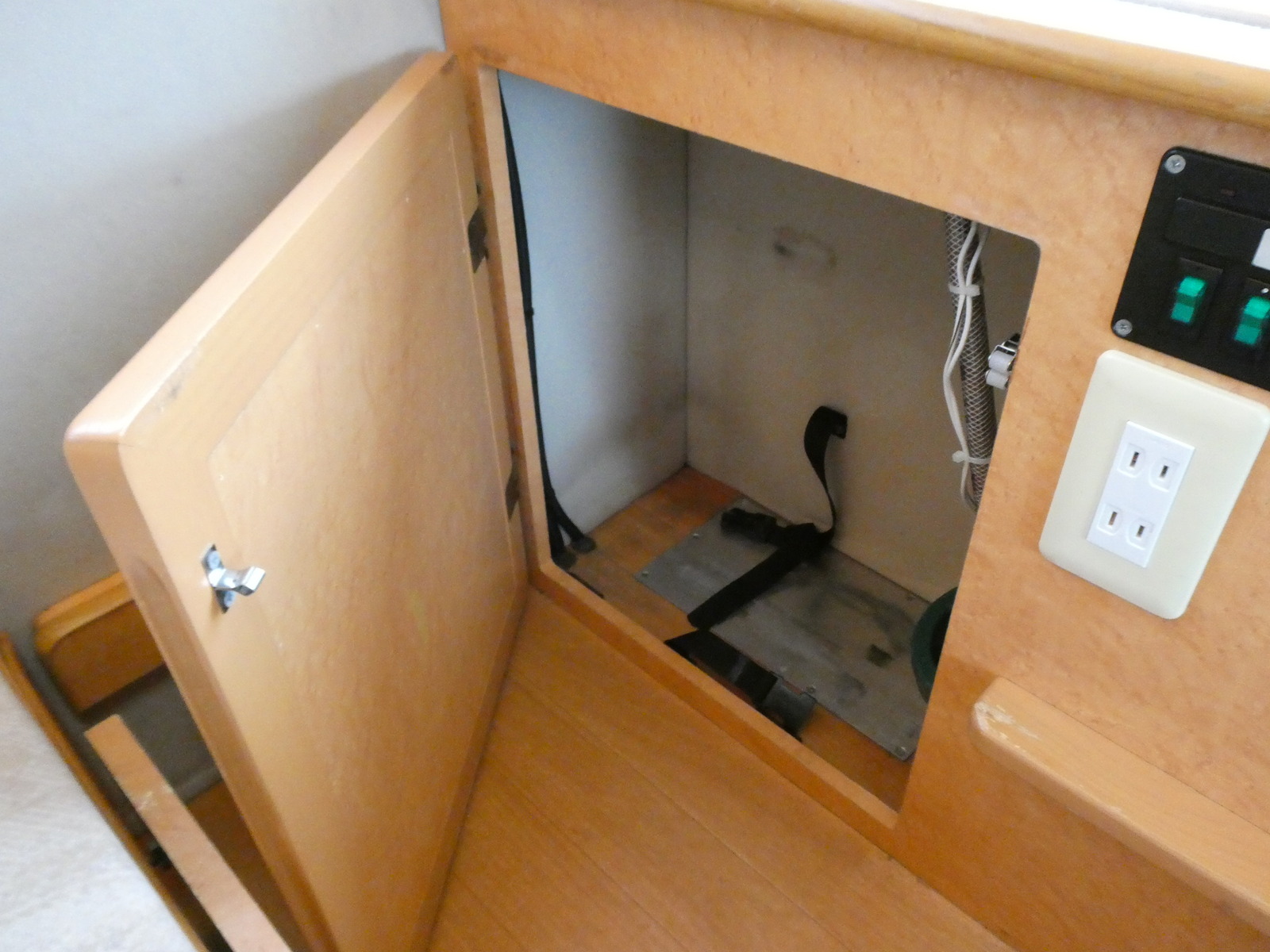 キャンピングカー軽キャンパー