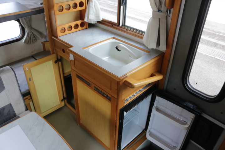 キャンピングカーキャブコン