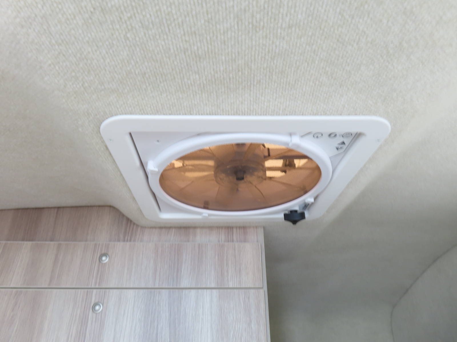 キャンピングカーキャブコン