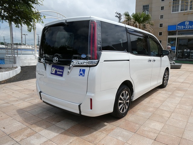 トヨタエスクァイア