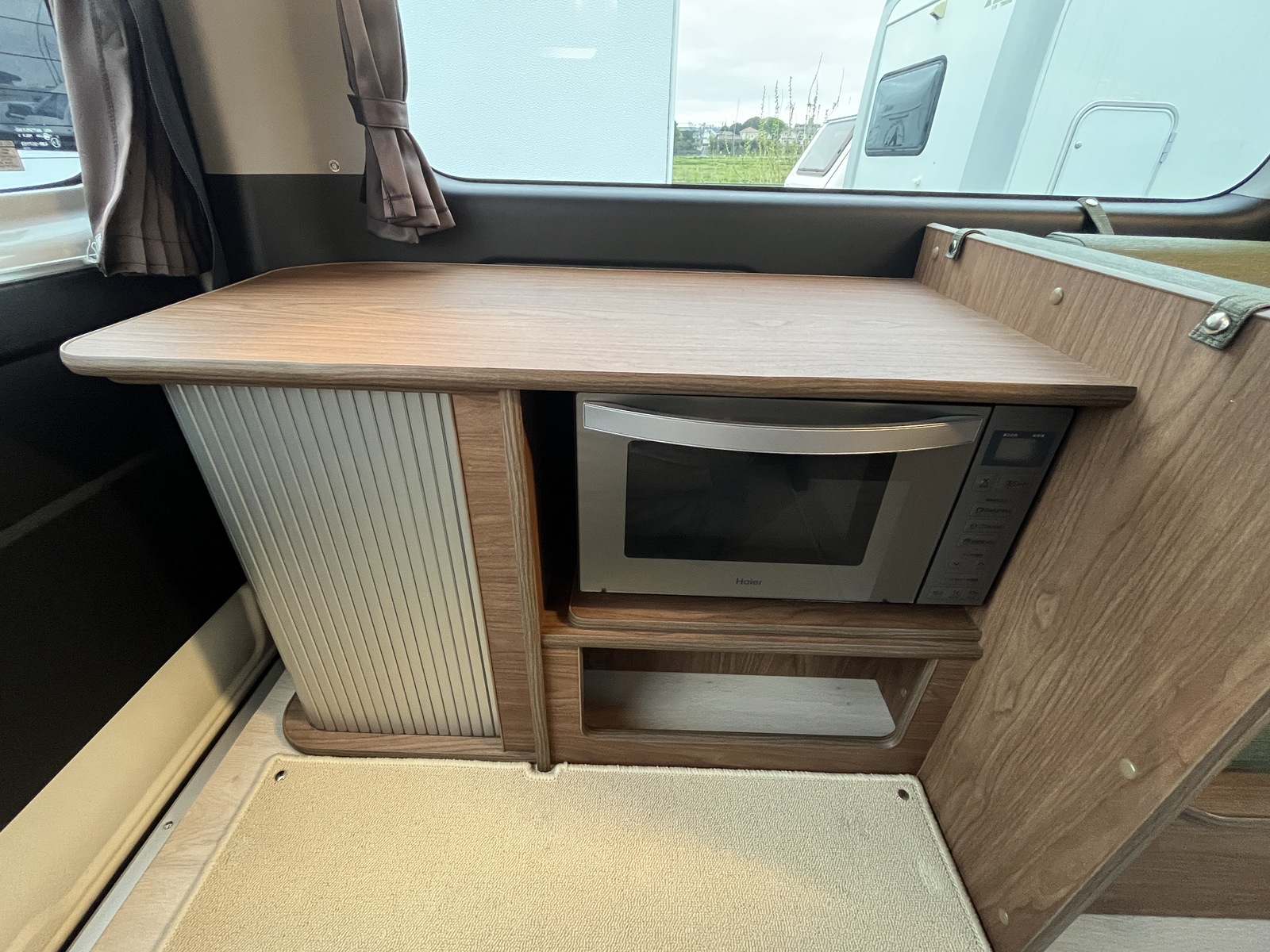 キャンピングカーバンコン