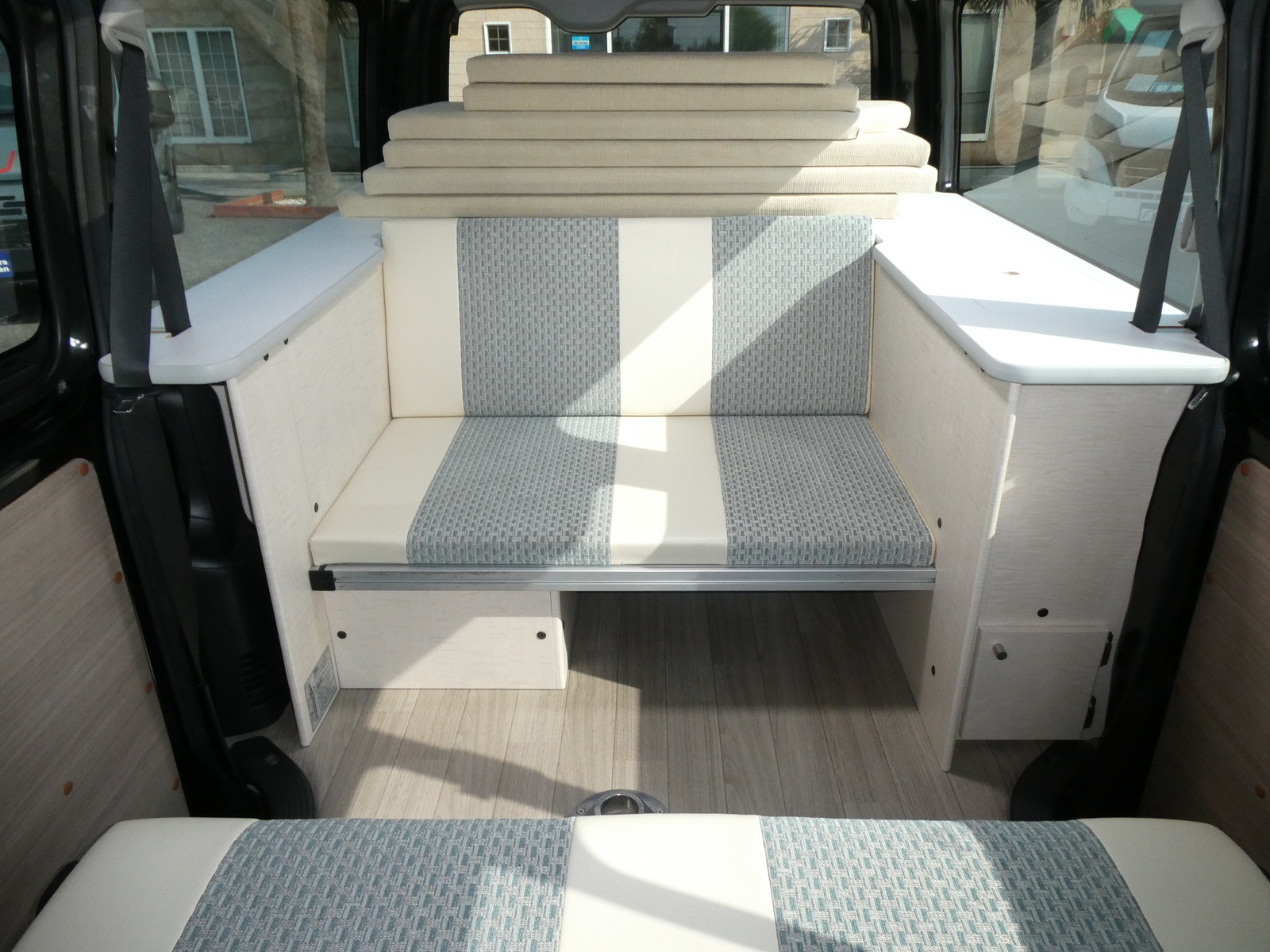 キャンピングカーバンコン